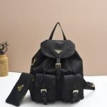 プラダ ショルダーバッグ