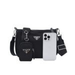【極美品】大人気 PRADA プラダ ナイロン ショルダーバッグ 大容量 多機能 軽量 スマホ収納可 旅行 PRADA Shoulder Bag Black - 画像 (3)