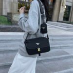 希少 大人気 PRADA プラダ ナイロン ショルダーバッグ ブラック男女兼用 PRADA Shoulder Bag Black番号PR005 - 画像 (14)