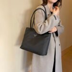 大容量・軽量 人気 PRADA プラダ ナイロン トートバッグ プラダ トートバッグ 男女兼用 Prada Handbag shoppingbag 番号PR005 - 画像 (14)
