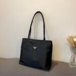 大容量・軽量 人気 PRADA プラダ ナイロン トートバッグ プラダ トートバッグ 男女兼用 Prada Handbag shoppingbag 番号PR005 - 画像 (10)