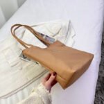 大容量・軽量 人気 PRADA プラダ ナイロン トートバッグ プラダ トートバッグ 男女兼用 Prada Handbag shoppingbag 番号PR005 - 画像 (27)