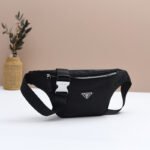 美品 PRADAプラダ ボディバッグ プラダ 三角ロゴ ボディバッグ ナイロン ショルダーバッグ - 画像 (2)