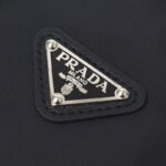極美品 PRADA プラダ スマホショルダー プラダ スマホショルダーバッグ ナイロン PRADA Smartphone Shoulder Bag 番号QY007 - 画像 (4)