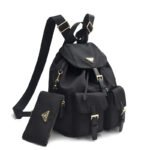 希少 【極美品】PRADA プラダ リュック　バックパック　ナイロン 人気 プラダ リュックサック メンズ レディース兼用 シンプルデザイン 大容量 多機能 軽量  スマホ収納可 旅行 PRADA Backpack - 画像 (20)