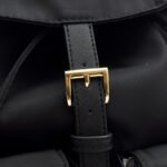 希少 【極美品】PRADA プラダ リュック　バックパック　ナイロン 人気 プラダ リュックサック メンズ レディース兼用 シンプルデザイン 大容量 多機能 軽量  スマホ収納可 旅行 PRADA Backpack - 画像 (16)