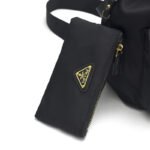 希少 【極美品】PRADA プラダ リュック　バックパック　ナイロン 人気 プラダ リュックサック メンズ レディース兼用 シンプルデザイン 大容量 多機能 軽量  スマホ収納可 旅行 PRADA Backpack - 画像 (15)