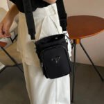 極美品 PRADA プラダ スマホショルダー プラダ スマホショルダーバッグ ナイロン PRADA Smartphone Shoulder Bag 番号QY007 - 画像 (19)