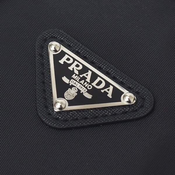 DSC_4069 極美品 PRADA プラダ スマホショルダー プラダ スマートフォンケース スマホショルダーバッグ ナイロン 男女兼用 | PRADA Mint Condition Nylon Smartphone Shoulder Bag - Unisex Crossbody Phone Pouch
